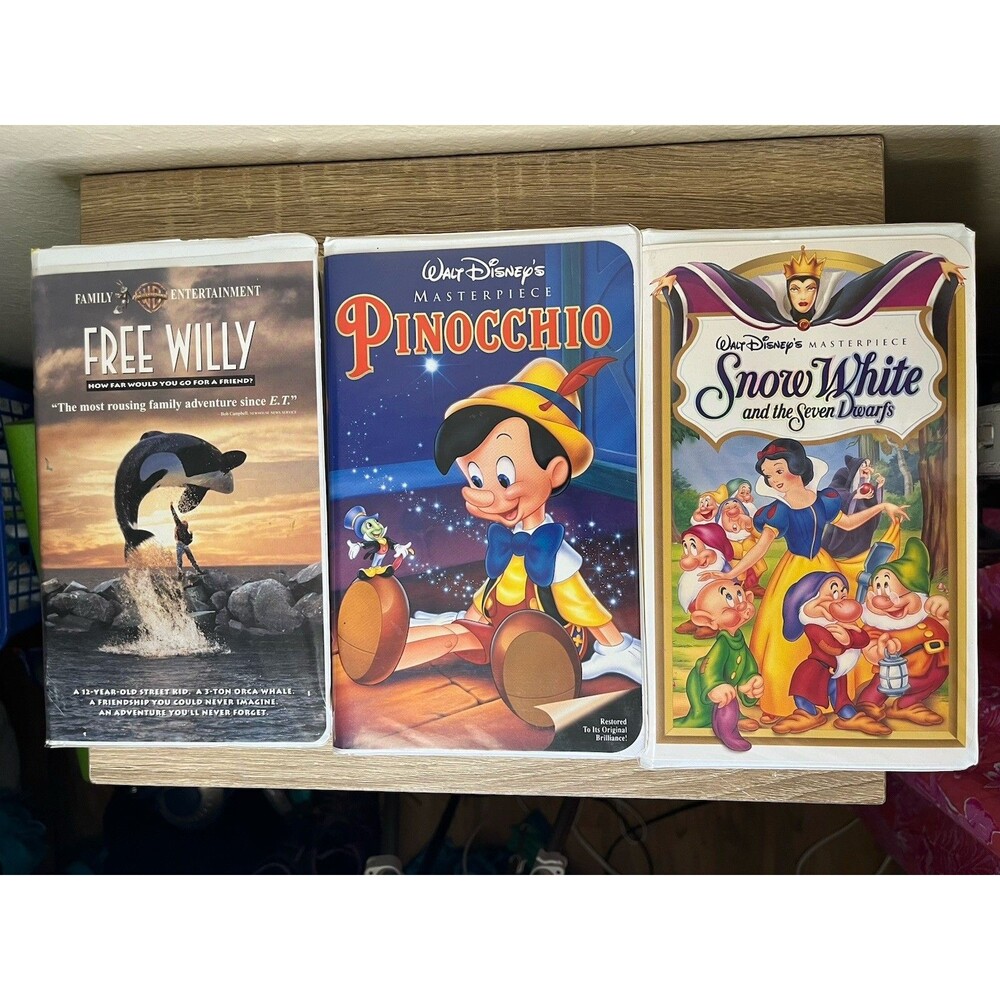 Vintage Disney Movie VHS Video Lot Of 3 Pinocchio Snow White Free Willy